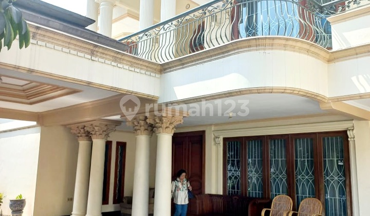 Rumah Besar Bukit Hijau Pondok Indah Semi Furnished