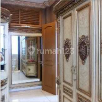 Rumah Besar Klasik Siap Huni Banyak Ruangan Multifungsi 2