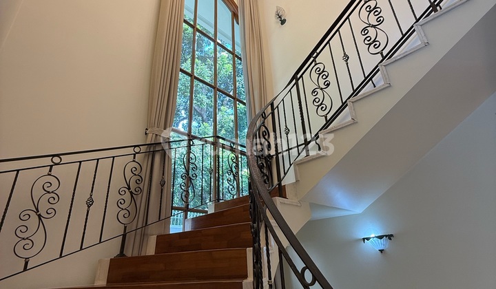 Rumah Pondok Indah Dekat Jis Semi Furnished