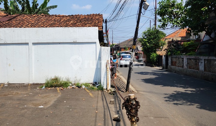 Ruko di Jalan Brigif Jakarta Selatan, Jakarta Selatan 3