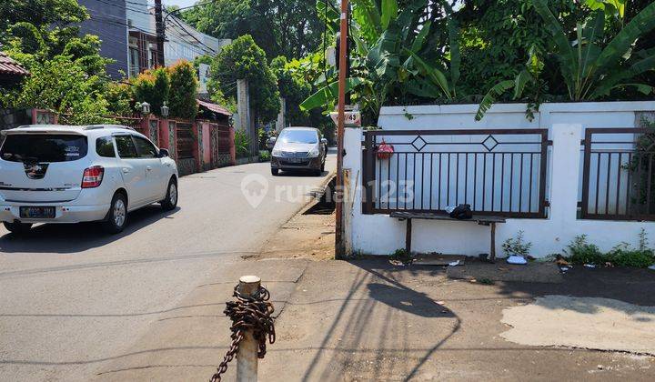 Ruko di Jalan Brigif Raya , Jakarta Selatan SHM 4