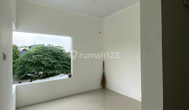 Rumah Minimalis Modern Di Dekat Stasiun Sudimara 6