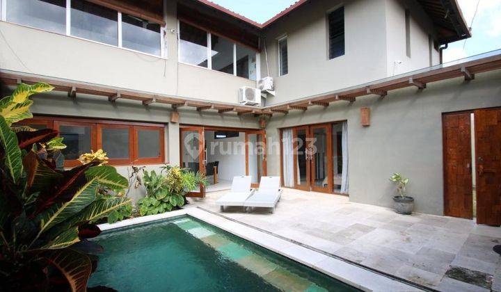 Beautiful 4 Bedrooms Villa in Kerobokan Close to Canggu and Seminyak 1