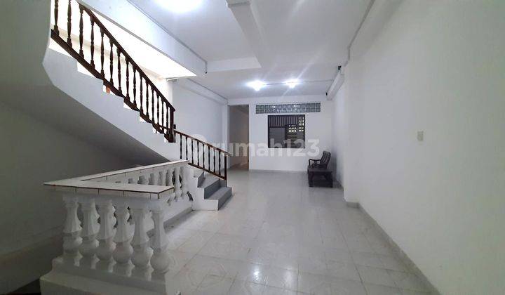 Shophouse In Business Area Jl. Gajah Mada, Denpasar, Close To Badung Market And Puputan Park 2