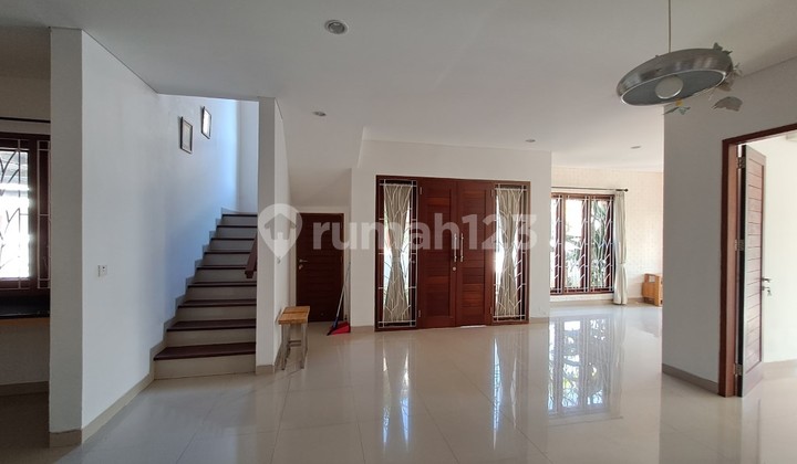 3 Bedroom House in Pemogan, Kuta, Strategic Location near Sunset Road, Bali Galeria Mall, and Ngurah Rai Airport