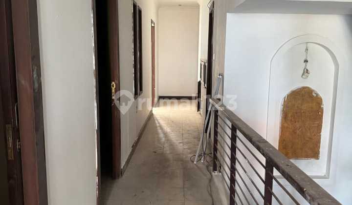 4 Storey Shophouse in Kuta Commercial Area. Close to Kuta Beach and Ngurah Rai Airport 4 Storey Shophouse in Kuta Commercial Area. Close to Kuta Beach and Ngurah Rai Airport