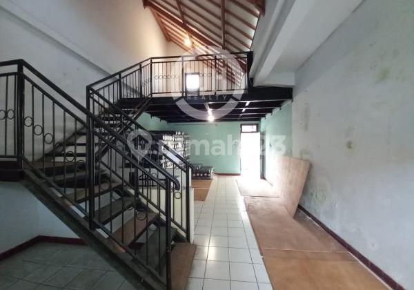 Prime Commercial Shophouse At Denpasar City Center, Only 50 Meters To Main Road Diponegoro Prime Commercial Shophouse At Denpasar City Center, Only 50 Meters To Main Road Diponegoro