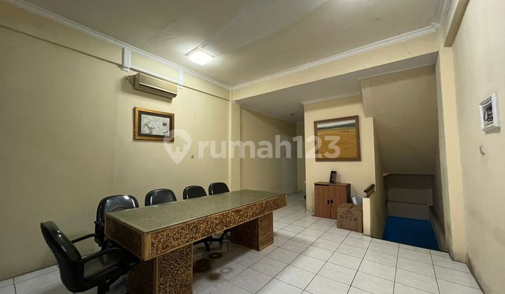 3 Storey Shophouse in Business Area Diponegoro, Denpasar, Near Teuku Umar, Mall, and Puputan Park 2