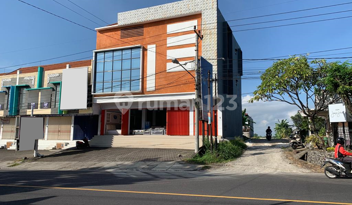 Land And Building For Sale At Kediri, Tabanan, Strategic Location In Busy Area, Suitable For Business, Office And Investment, Close To Mengwi Terminal, Tabanan City Center, Tabanan General Hospital