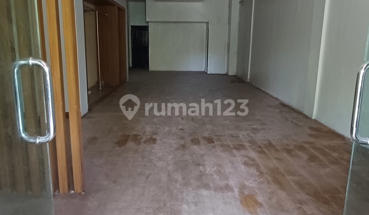 Shophouse for sale in Busy Area of ​​Main Road Bypass Ngurah Rai, Tuban. Close to Ngurah Rai Airport