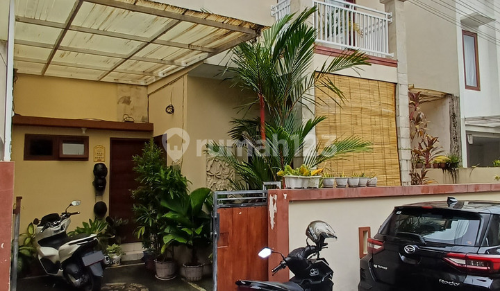 House For Sale At Padangsambian, Strategic Location In Residential Area, Furnished And Maintained House, Close To Main Road Of Mahendradatta Utara, And Kompyang Sujana Stadium