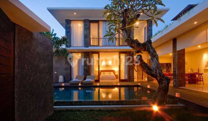Dijual Cepat ! Villa Mewah dan Nyaman di Seminyak Dijual Cepat ! Villa Mewah dan Nyaman di Seminyak