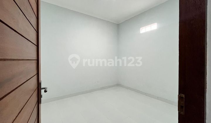 Modern Minimalist House in Pemogan, South Denpasar, Located in a Residential Area with a Flood-Free Environment, Close to Bali Galeria Mall, Grand Lucky Supermarket, Siloam Hospital, JB School, and Ngurah Rai International Airport. 2