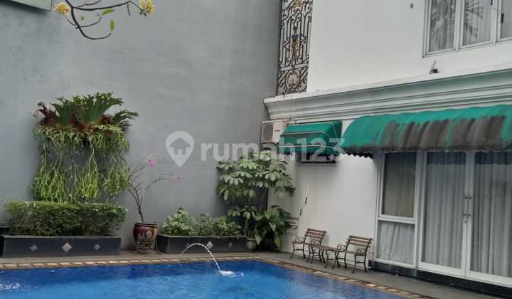 Rumah Mewah 2 Lantai di Simprug Garden SHM, Jakarta Selatan 1
