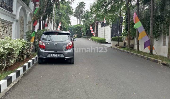 Rumah Mewah 2 Lantai di Simprug Garden SHM, Jakarta Selatan 4