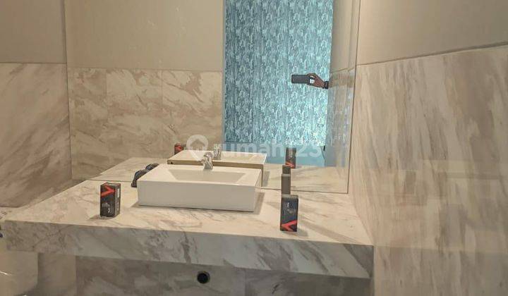 Dijual Gedung Kantor Baru 3,5lt di Kebon Jeruk Jakarta Barat SHM 3