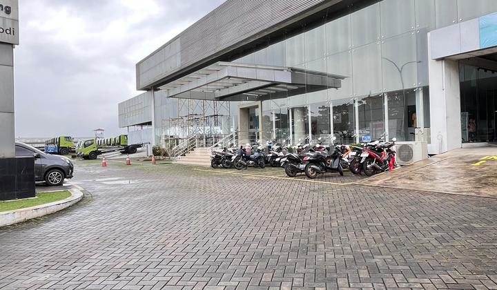 Gedung Showroom Otomotif 9800 Meter, Cikarang - Jawa Barat Gedung Showroom Otomotif 9800 Meter, Cikarang - Jawa Barat