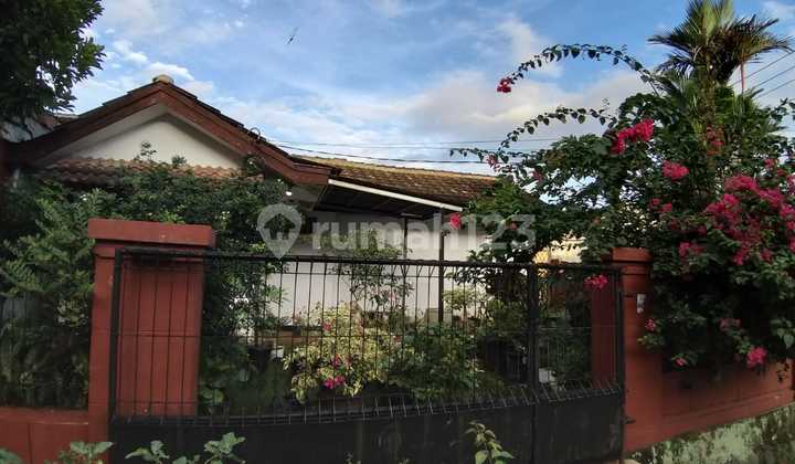 Old 180-Meter House Near Citayam Station, Bogor 2