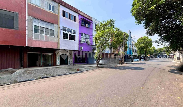 Ruko 3 Lantai Strategis di Kawasan Tebet