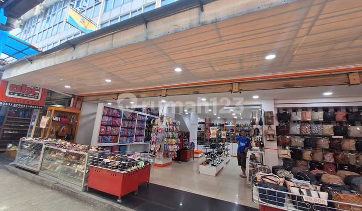 Shop House Area in the Market with Affordable Prices