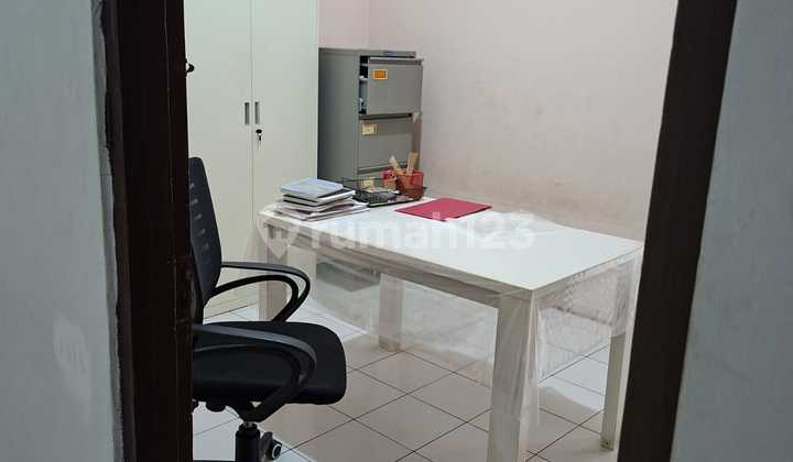 House Suitable for Living or Office 2