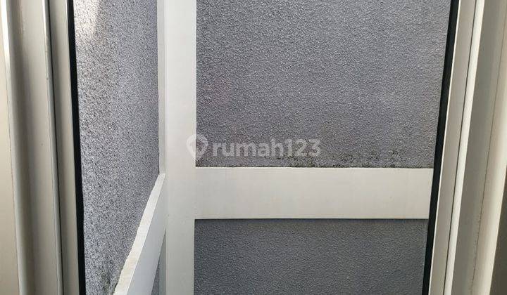 Rumah 2 Lantai Summarecon Dekat Ke Tol Dan Bandara 9