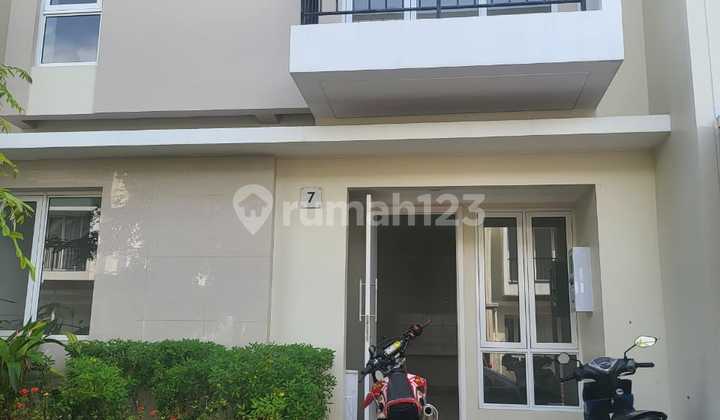 Rumah 2 Lantai Summarecon Dekat Ke Tol Dan Bandara 12