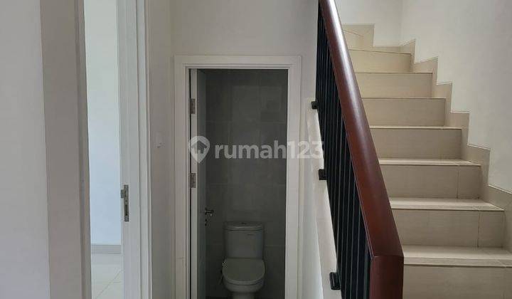 Rumah 2 Lantai Summarecon Dekat Ke Tol Dan Bandara 15