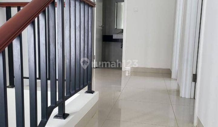 Rumah 2 Lantai Summarecon Dekat Ke Tol Dan Bandara 20