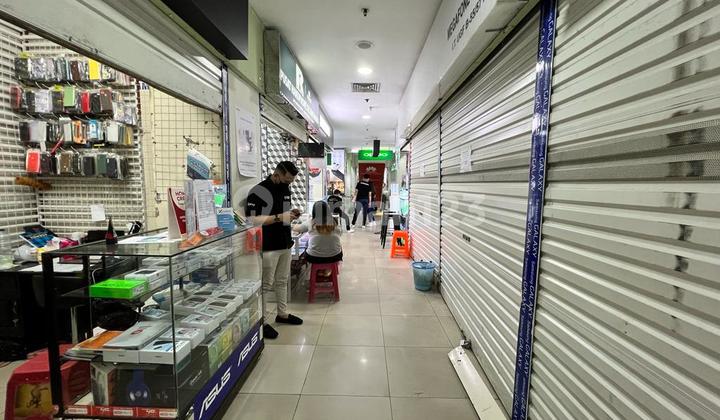 Kios Dempet di Itcenter Manado Lantai Ug Cocok Untuk Jual HP  3