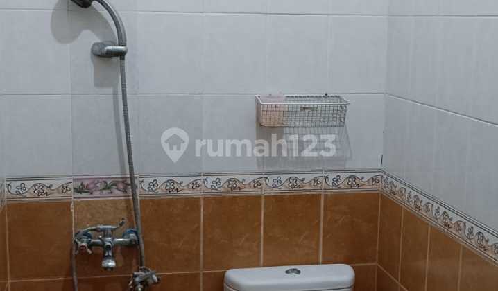 Minimalist Shop House in Makassar near Latimojong and Merapi 2