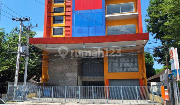 Building Area 2400 on Protocol Street Makassar