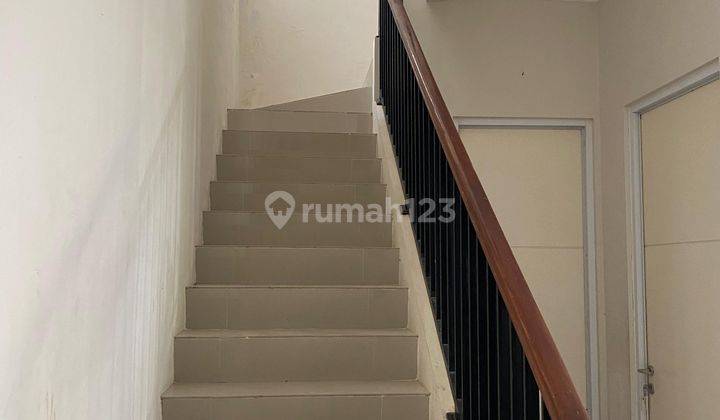 Rumah 2 Lantai di Royal Spring Dekat Pos Satpam Dan Fasum 2