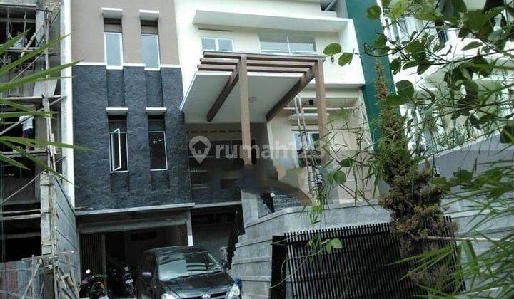 Rumah Minimalis di Setraduta Pasteur Bandung Setra Sari Sutami 1