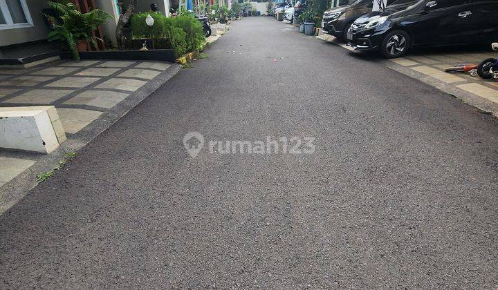 Rumah Second Dalam Cluster Di Jl H Sairin Tanah Baru Depok, Dekat Pintu Toll 2