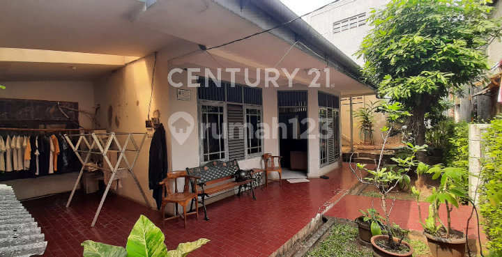 DI JUAL RUMAH 1 LANTAI TEBET LOKASI STRATEGIS DEKAT PUSAT KOTA