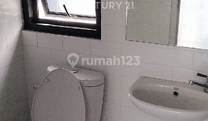 Uptown 3-Storey Shophouse in a Very Strategic Location 2