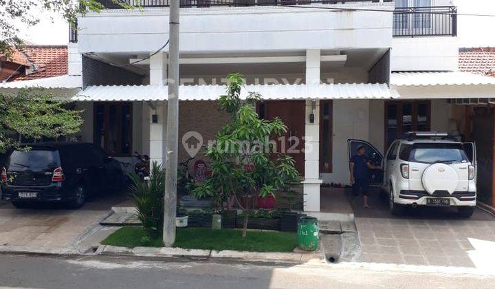 RUMAH MEWAH + KOLAM RENANG 2 LANTAI LEMBAH HIJAU LIPPO CIKARANG 1