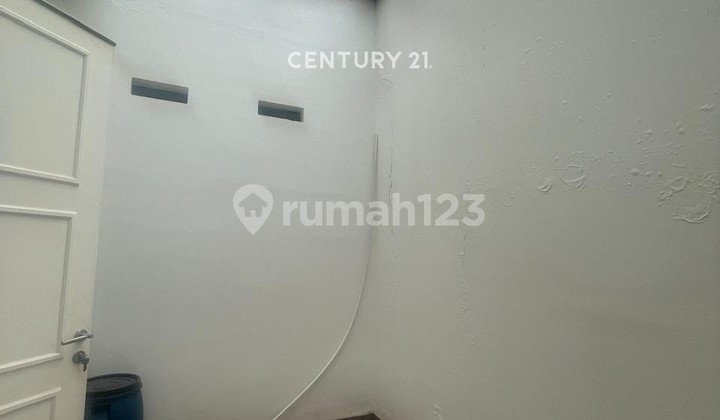 NICE SEMI-FURNISHED HOUSE READY TO OCCUPY IN LIPPO CIKARANG 2