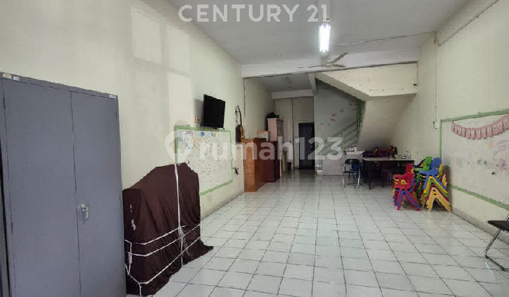 2 Unit Ruko (Gandeng) Lokasi Nyaman & Sgt Strategis Buat Bisnis. 2 Unit Ruko (Gandeng) Lokasi Nyaman & Sgt Strategis Buat Bisnis.