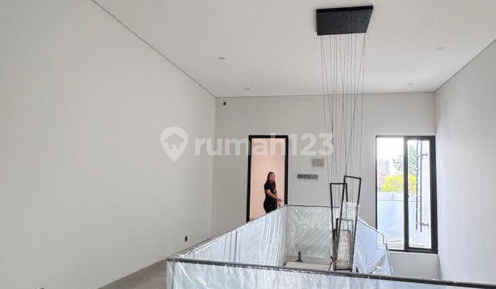 Rumah Mewah dan Baru Siap Huni Lippo Cikarang Summerbliss Rumah Mewah dan Baru Siap Huni Lippo Cikarang Summerbliss