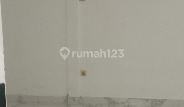 Rumah Bagus Murah di Komplek Perumahan Elite di Bekasi Rumah Bagus di Kemang Pratama 3, Jl. Alamanda, Sepanjang Jaya, Rawalumbu, Kota Bekasi, Jawa Barat, Indonesia, 17114, Kemang Pratama 2