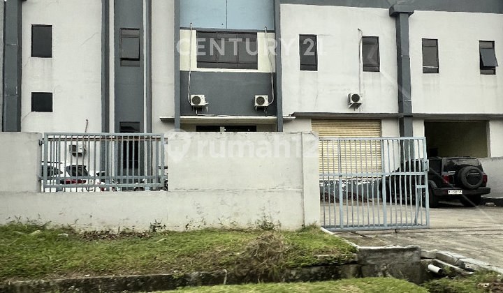 Good Warehouse in the Delta Silicon Lippo Cikarang Industrial Area Good Warehouse in the Delta Silicon Lippo Cikarang Industrial Area