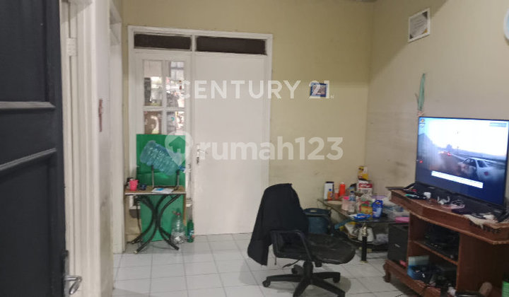 Ready-to-Occupy Serene Comfortable Lippo Cikarang House Ready-to-Occupy Serene Comfortable Lippo Cikarang House