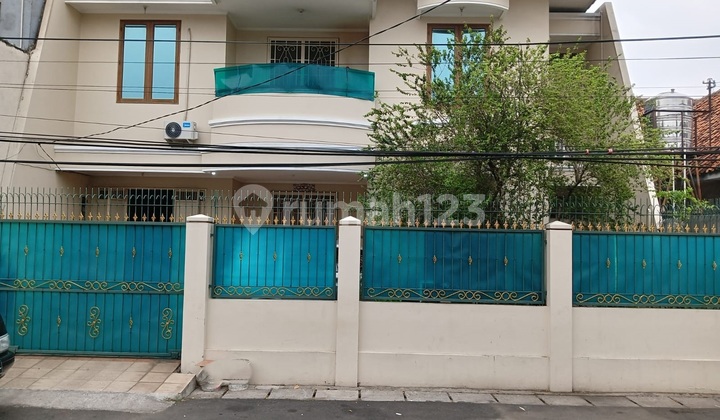 Rumah Dijual Jatinegara, Luas 12,5×38 Meter