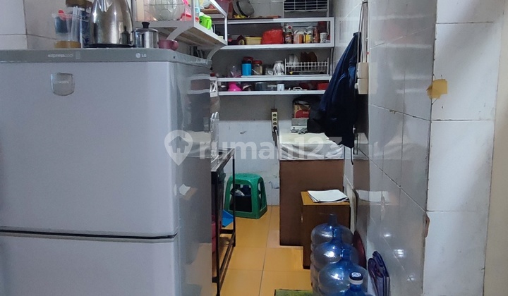 First floor or second floor office space for rent, Sunter, roadside location.