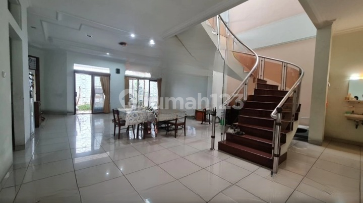 For Sale Elite House in Sunter, Area 373M