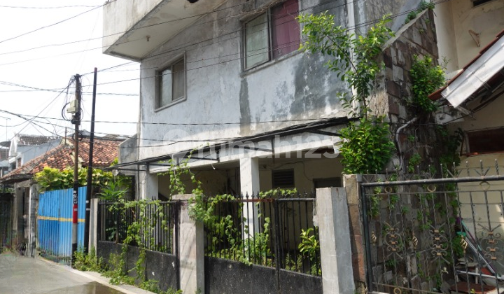 Rumah ex kost Pasar baru, Luas 8 x 30m