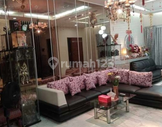 Dijual Rumah Kemayoran, Semi Furnish, Luas 9X17 Meter