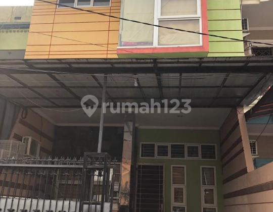 House for Sale in Sunter, Area 96 M²